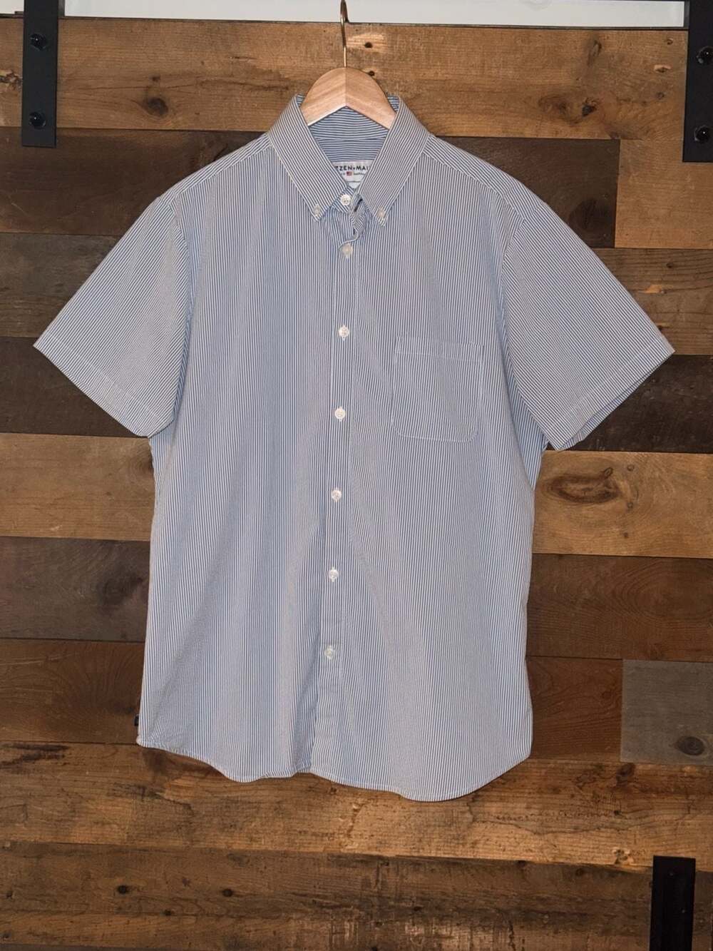 Mizzen + Main Men's Short Sleeve Button Down Striped Seersucker Shirt